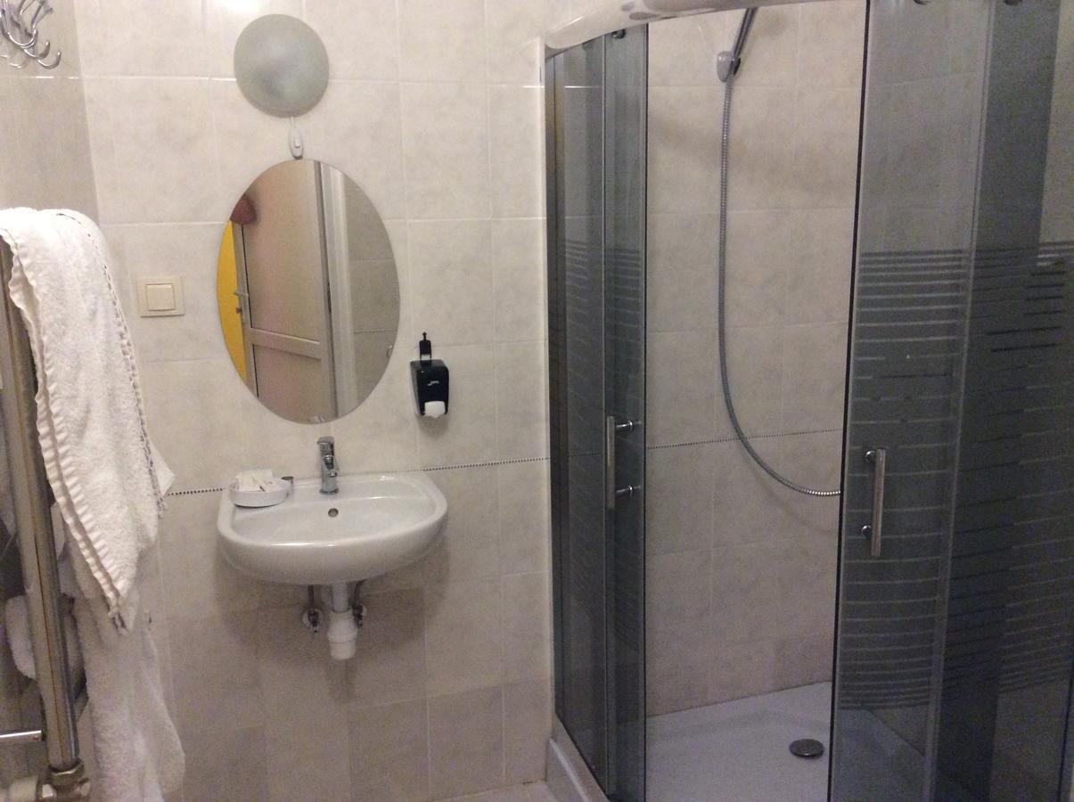 Hotel Travel Lviv Ngoại thất bức ảnh